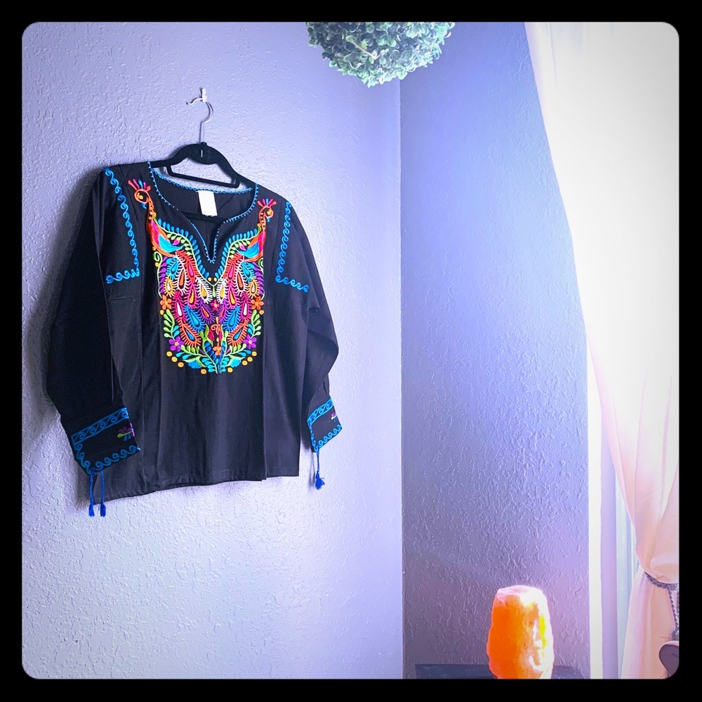 Blouse Handmade by an artist in Mexico! 🎨🇲🇽💃🏼